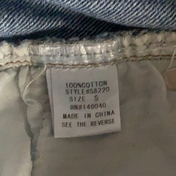 Signature8 High Waisted Mid Wash Cutoff Shorts - Picture 3 of 8